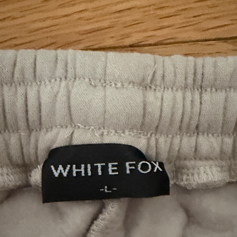 MATCHING SET White Fox Gray/ Crème Hoodie and Sweatpants Set - Picture 4 of 5